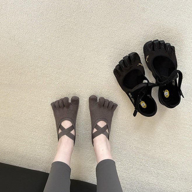 Grip Sock Yoga - Women's Criss-Cross Strappy Five-Toe Yoga Socks